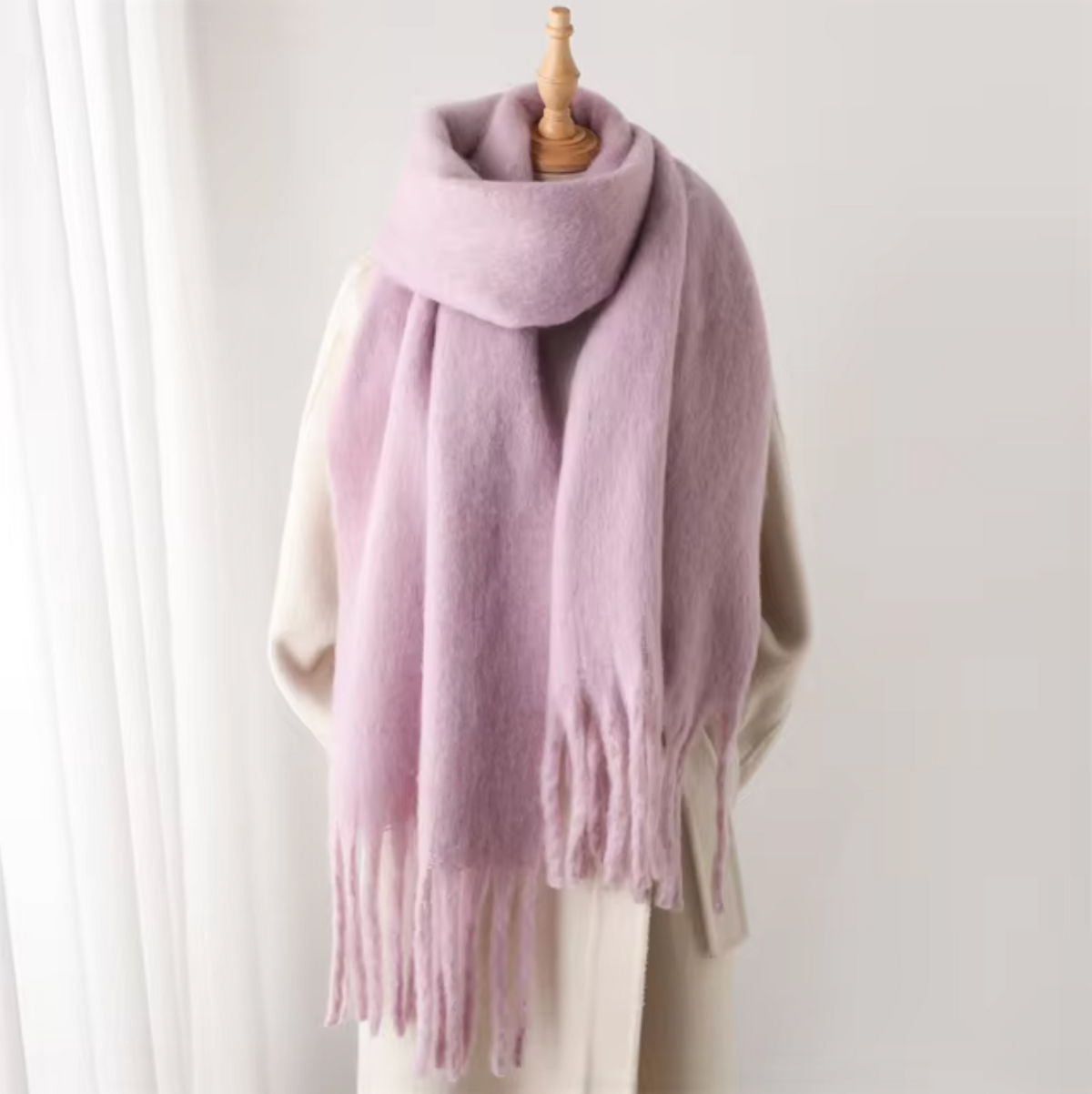 Women’s Cashmere-Feel Winter Scarf – Soft Oversized Fringed Wrap for Cold-Weather Everyday and Occasion Wear