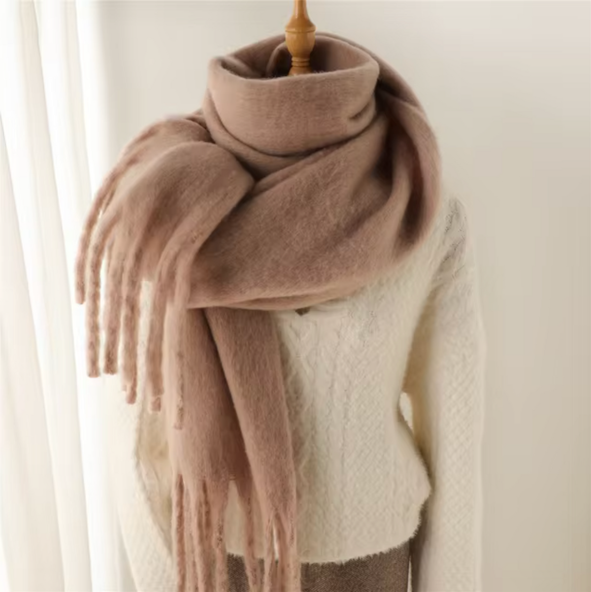 Women’s Cashmere-Feel Winter Scarf – Soft Oversized Fringed Wrap for Cold-Weather Everyday and Occasion Wear