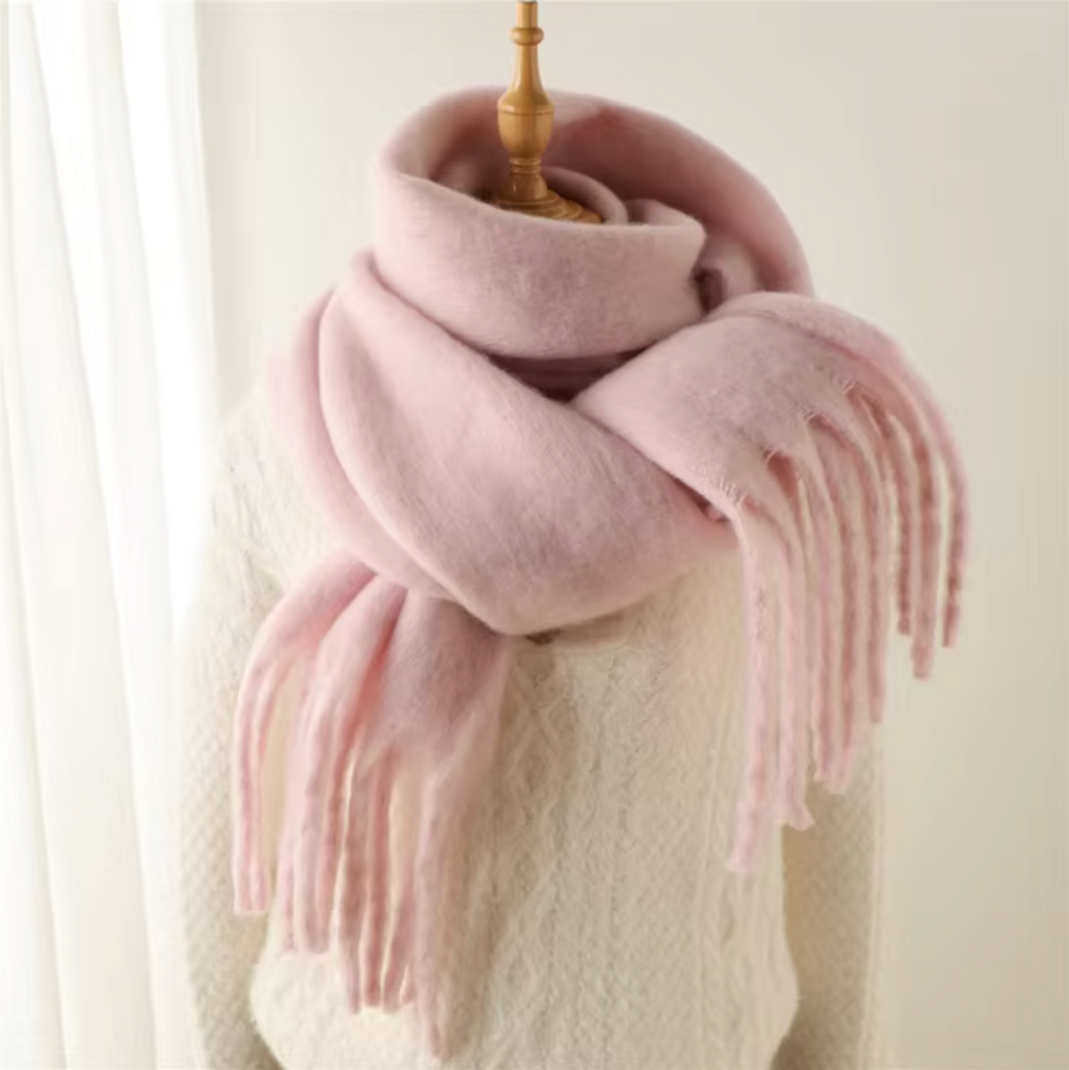 Women’s Cashmere-Feel Winter Scarf – Soft Oversized Fringed Wrap for Cold-Weather Everyday and Occasion Wear