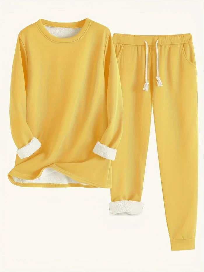 Women’s Fleece-Lined Two-Piece Thermal Set – Warm Long-Sleeve Top and Jogger Outfit for Cosy Everyday Winter Lounging Travel and Casual Cold-Weather Wear
