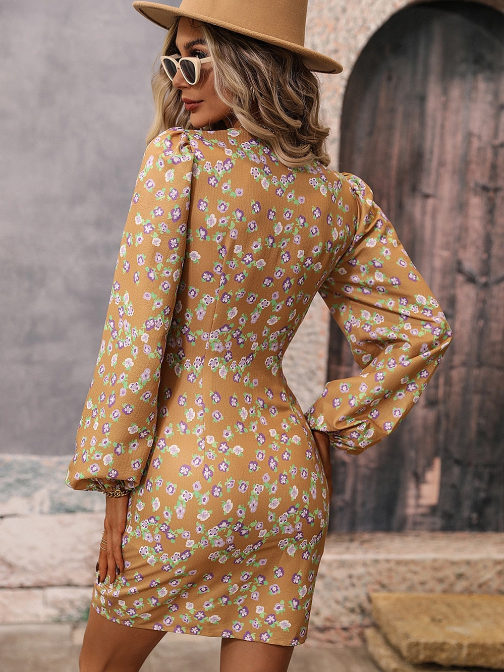 Women’s Printed Bodycon Mini Dress – V-Neck Long Sleeve Style for Parties and Holidays
