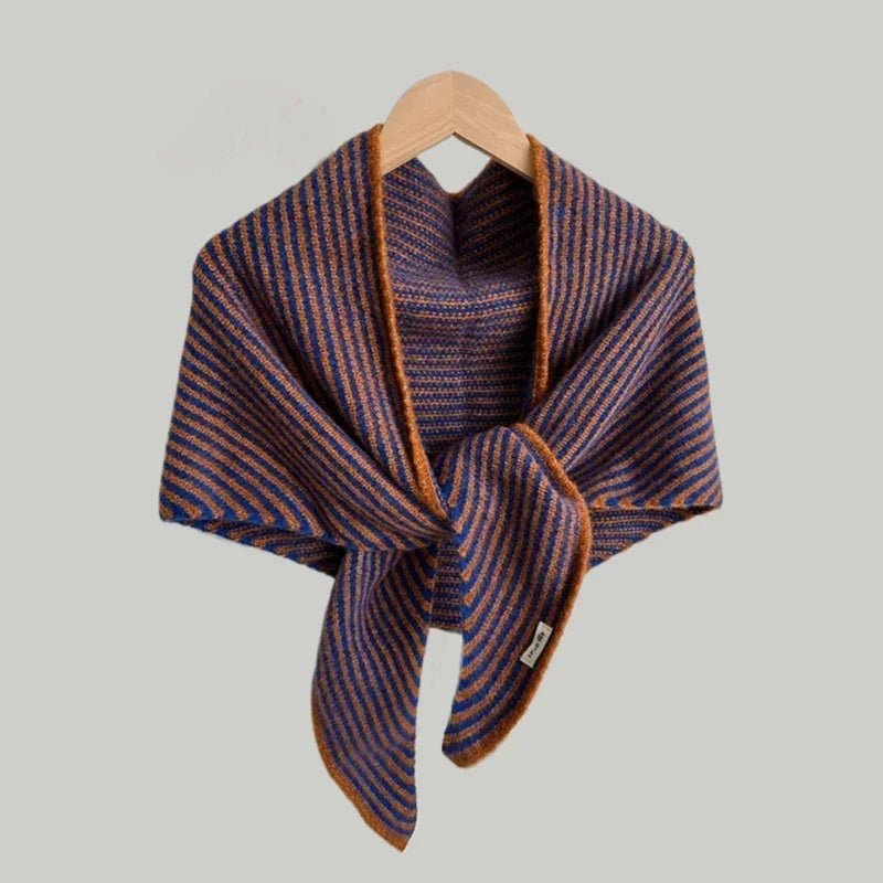 Women’s Soft Wool-Blend Triangle Scarf – Warm Printed Wrap for Autumn and Winter Everyday Layering