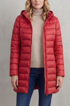Featherlight warmth | Hooded down jacket