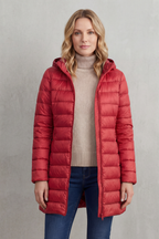 Featherlight warmth | Hooded down jacket